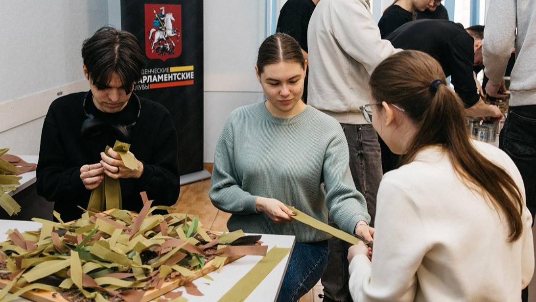 Московские студенты отправили 80 тонн гумпомощи бойцам СВО и жителям приграничья