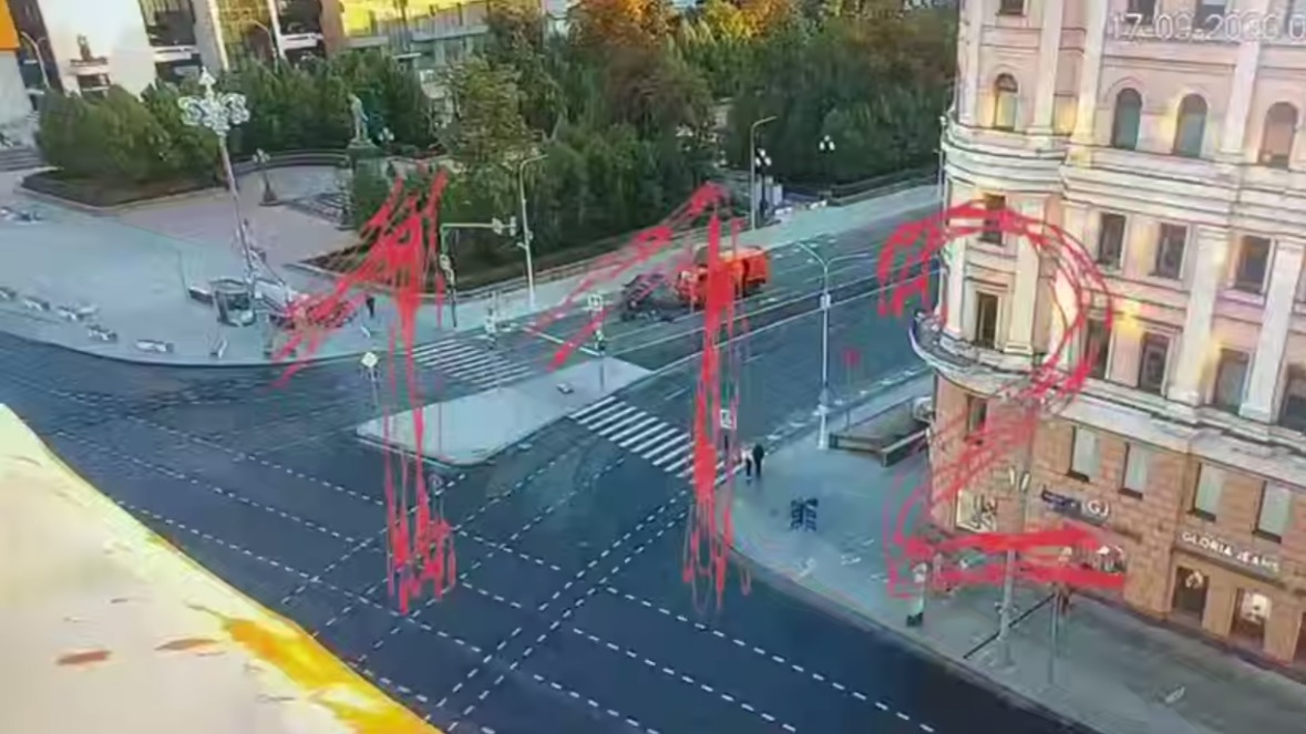 Кадры с моментом массового ДТП на Страстном бульваре появились в Сети