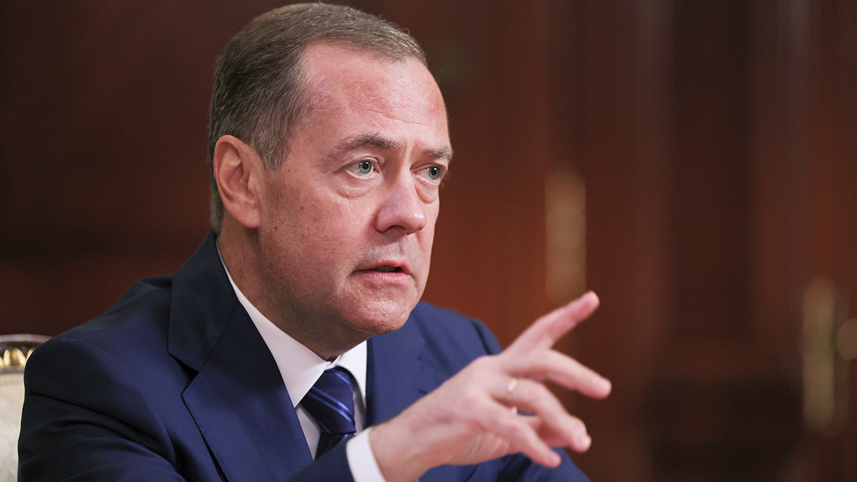 Дмитрий Медведев рассказал о технологическом лидерстве, роли бизнеса в экономике и IT