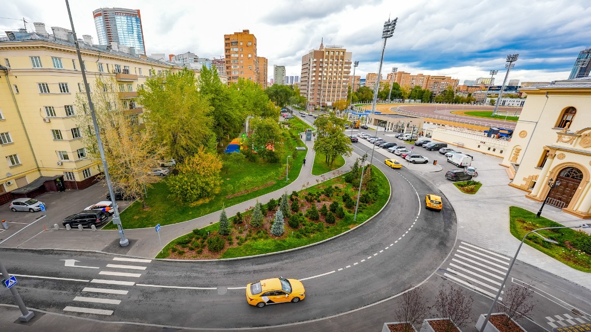 Собянин: Завершено благоустройство около Центрального московского ипподрома