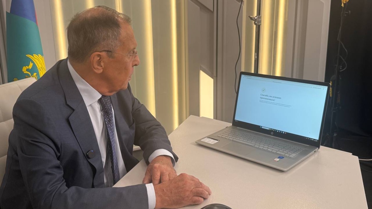Глава МИД Сергей Лавров проголосовал на выборах в электронном формате