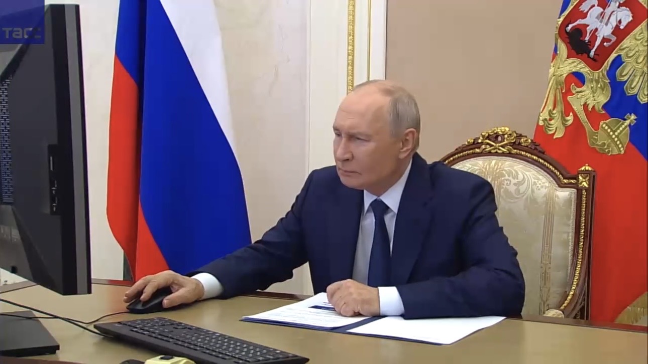 Владимир Путин проголосовал на выборах депутатов Госдумы