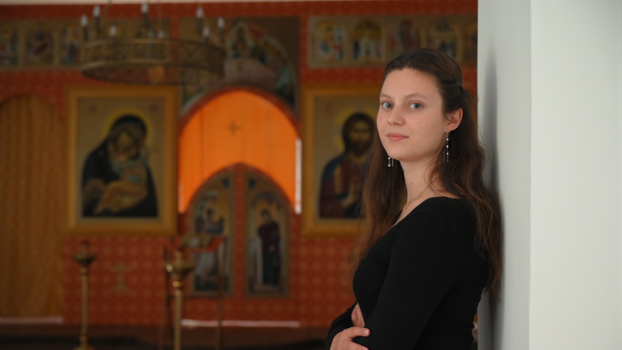 Преподаватель Екатерина Ковтун в храме Свято-Димитриевской православной школы