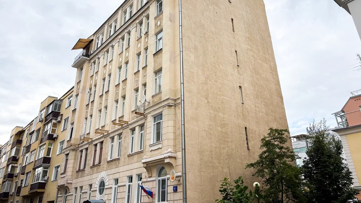 В трех бывших доходных домах в центре столицы заменят все лифтовое оборудование