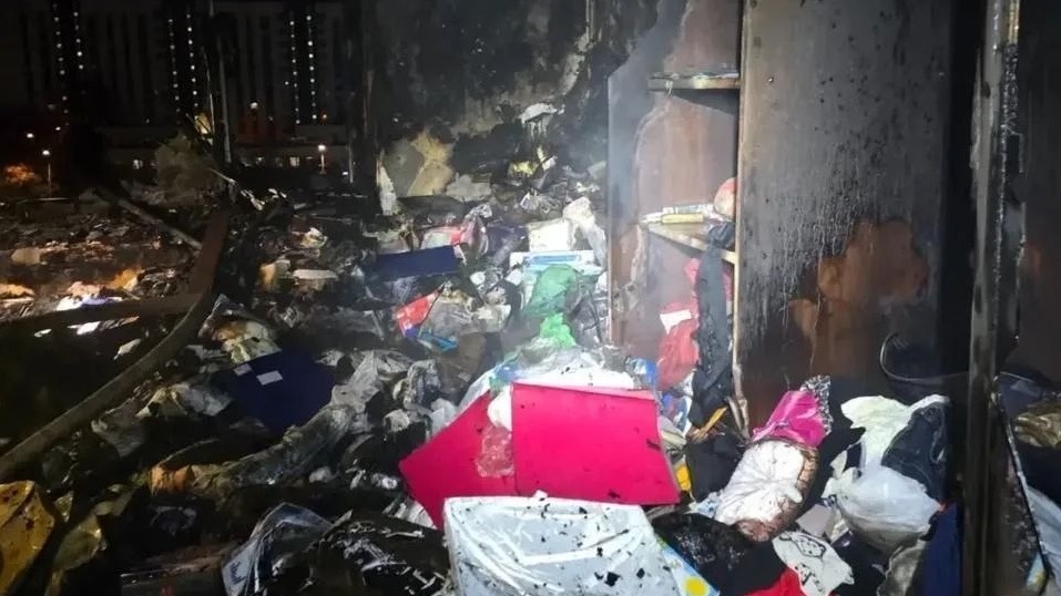 Пожар произошел в квартире дома на улице Кулакова в Москве, женщина погибла