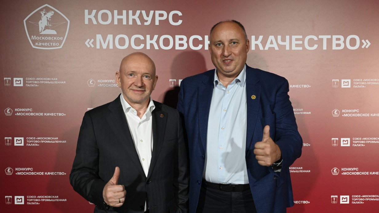 Президент МТПП Владимир Платонов (слева) и генеральный директор АО «Редакция газеты «Вечерняя Москва»» Георгий Рудницкий