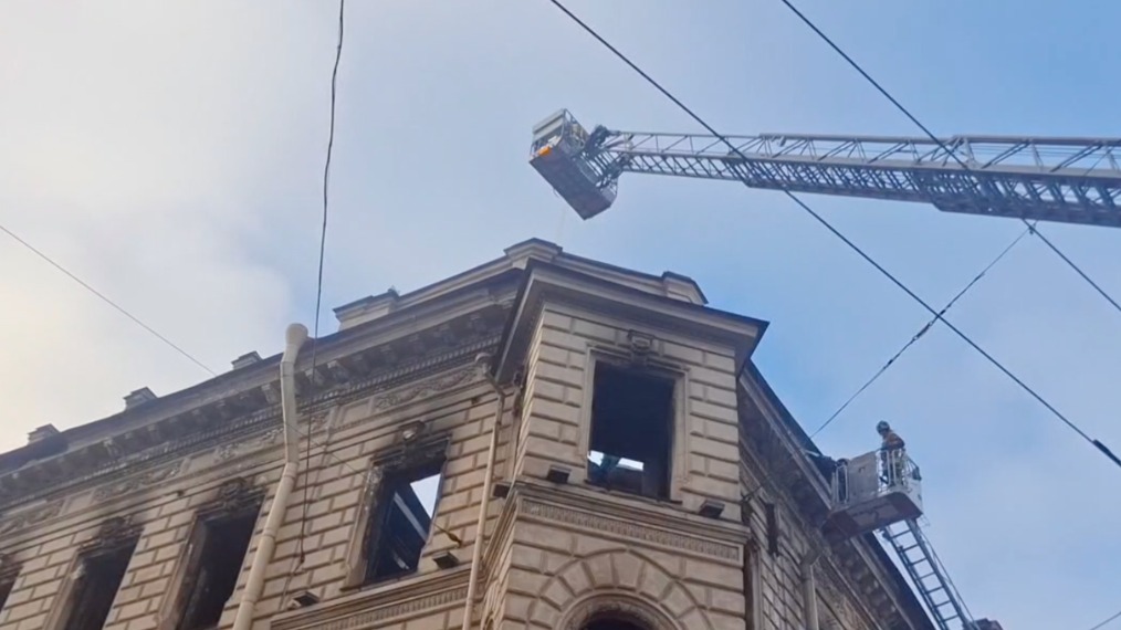 Пожар в особняке Миллера в Санкт-Петербурге полностью ликвидировали