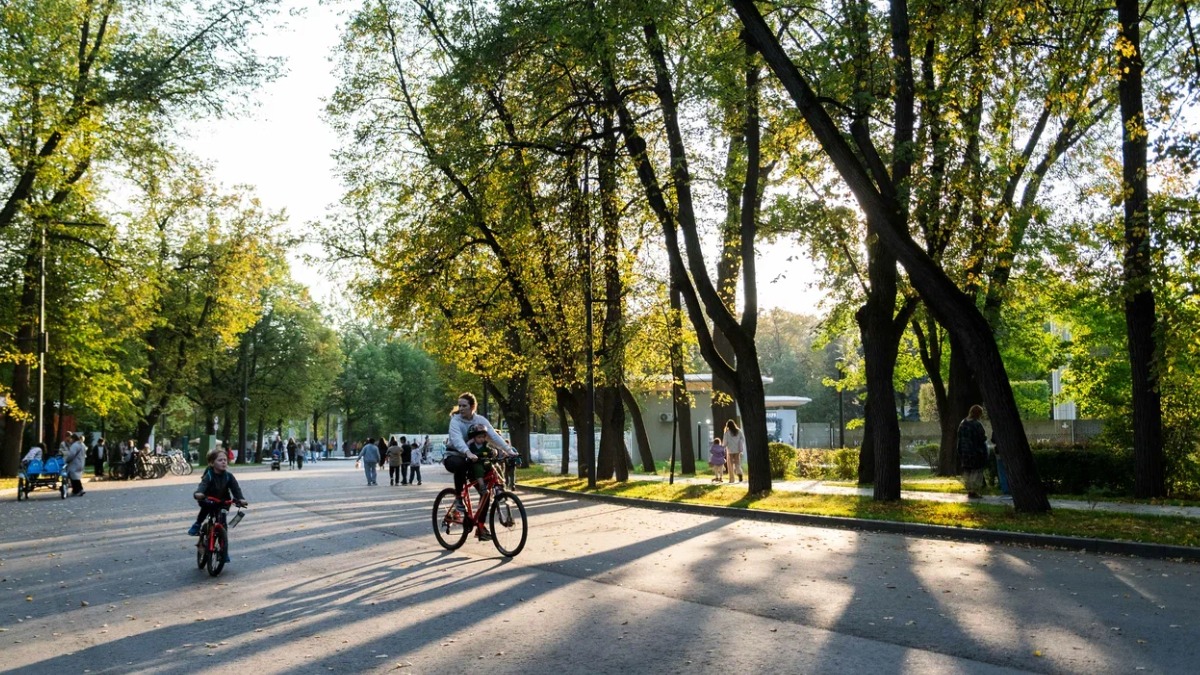 Сергунина: Москвичи назвали любимые места для прогулок в столичных парках-юбилярах