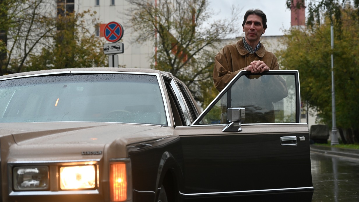 Москвич Владимир Семушев восстановил чудо американского автопрома 1987 года выпуска