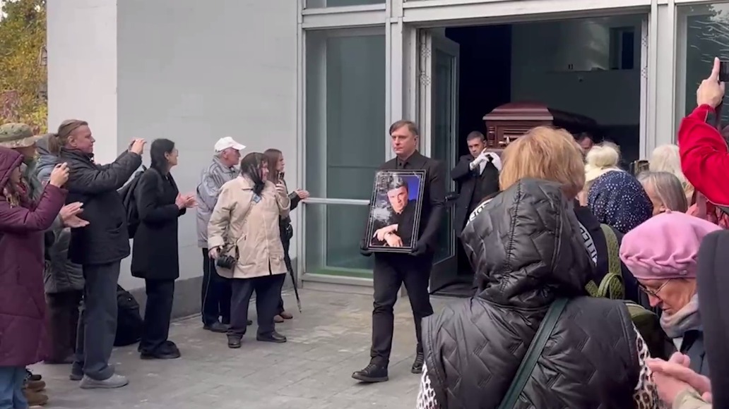 Shot: Гроб с телом Кашпировского вывезут из России на Украину через страны ЕС