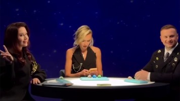 Гагарина прервала съемки «Натальной карты» ради сообщения от Лазарева