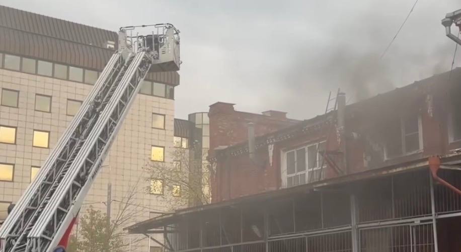 Пожар на Вятской улице в Москве 9 октября: что загорелось