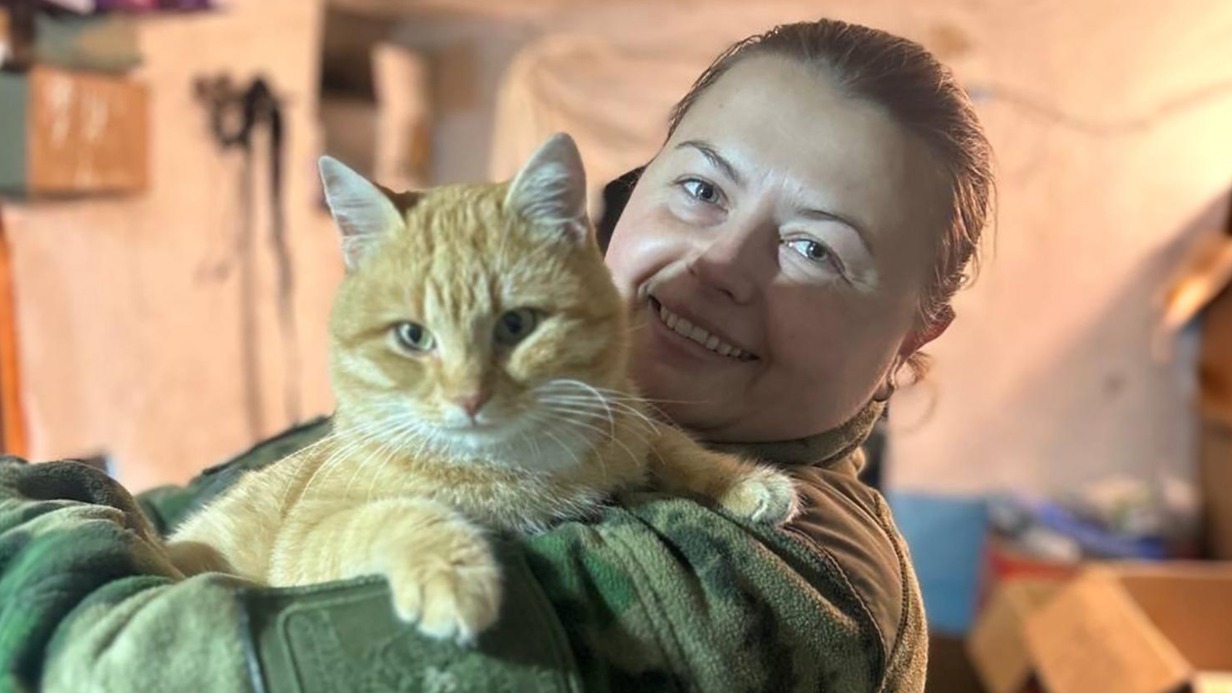 12 октября. Мэр Москвы Сергей Собянин (в центре) вместе с жителями и строителями открыл движение по Шелепихинской набережной. Она стала гораздо удобнее и для автомобилистов, и для пешеходов 