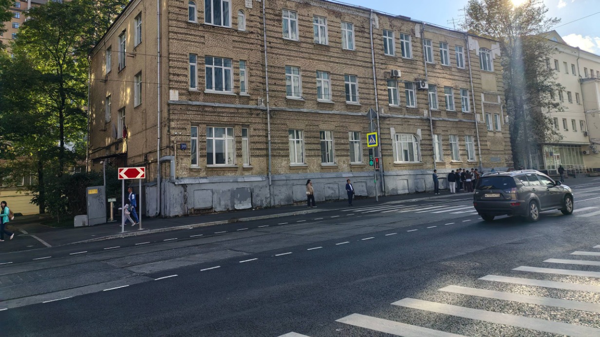 Предприниматели смогут открыть бизнес в двух помещениях на улице Радио