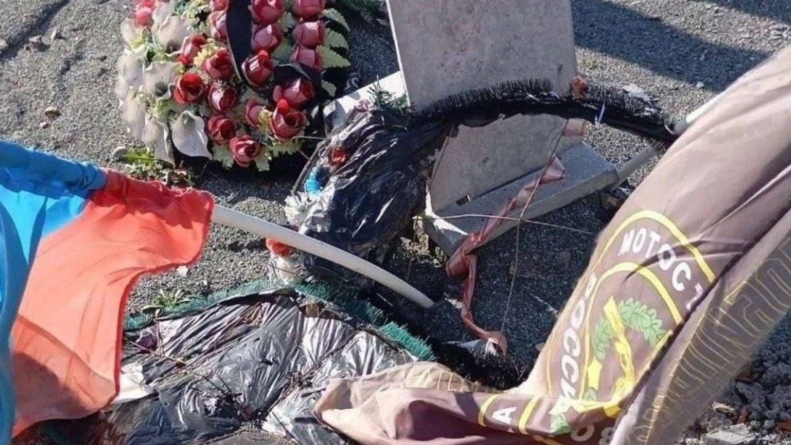 Неизвестные разгромили могилы участников СВО на Шевелевском кладбище в Артеме
