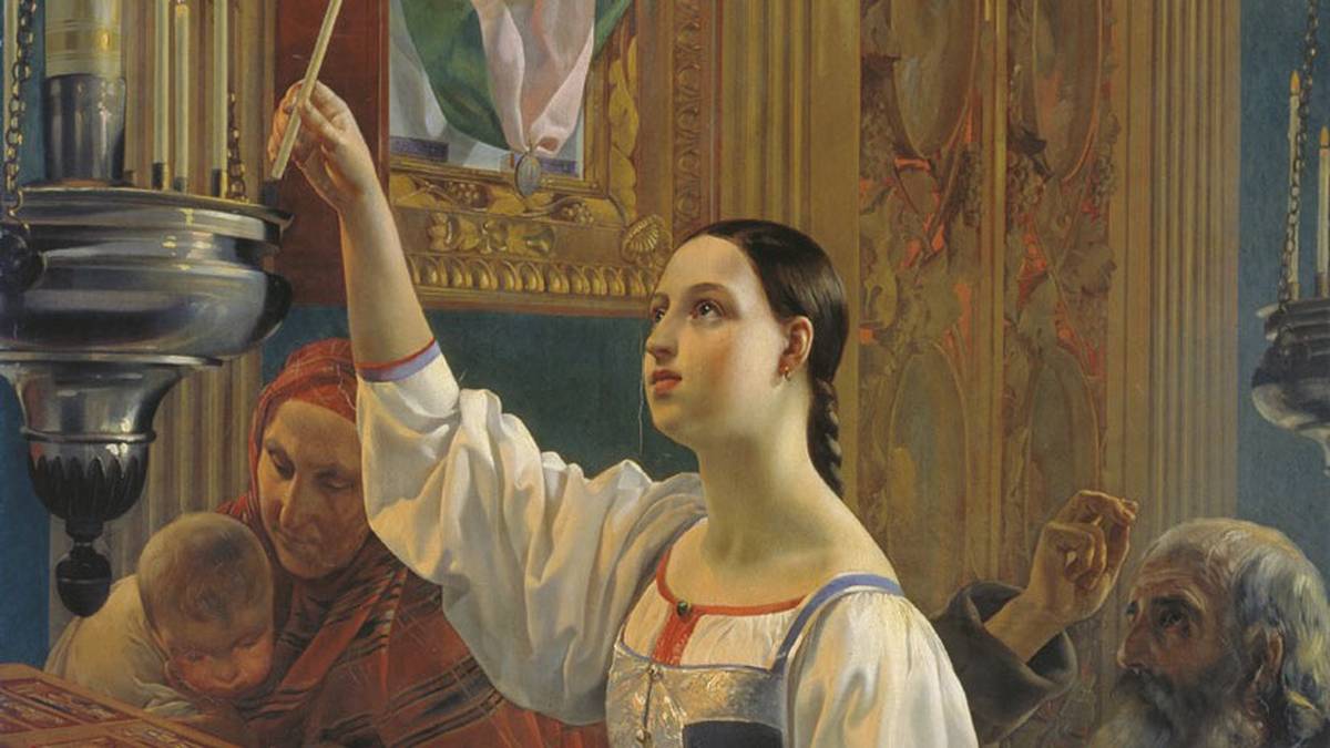 На картине Григория Михайлова «Девушка, ставящая свечу перед образом» (1842) видно много икон, украшенных сусальным золотом