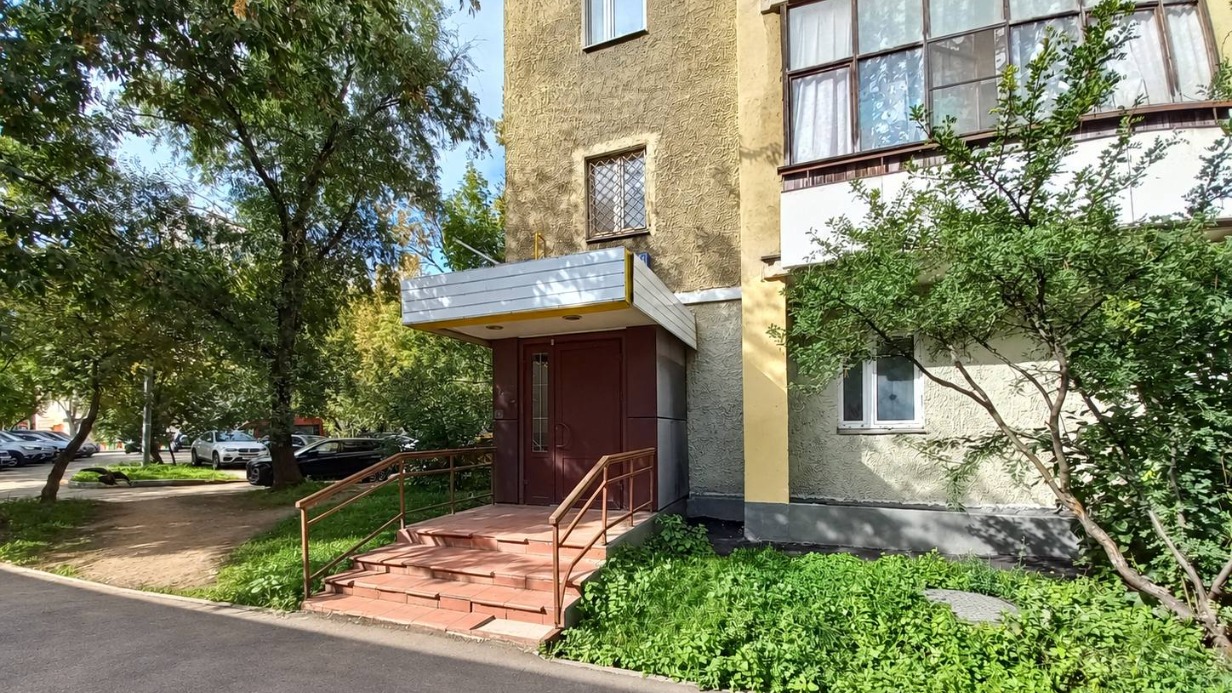 На городских торгах реализуют крупное помещение для бизнеса в Даниловском районе