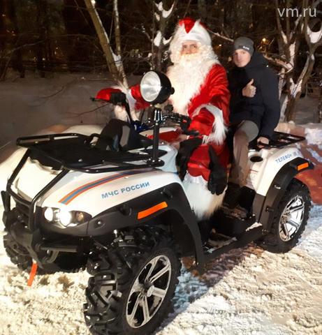  После общего памятного фото у лесной красавицы все гости и дети вышли на улицу