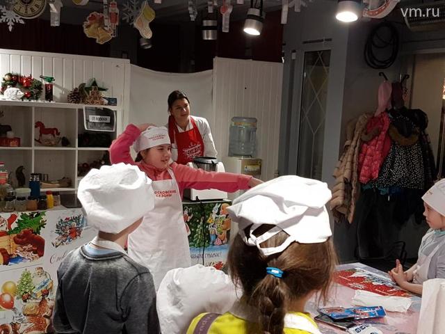  Штрудель отправляется в духовку, а чтобы на это время занять своих юных помощников, Мария решает устроить игру