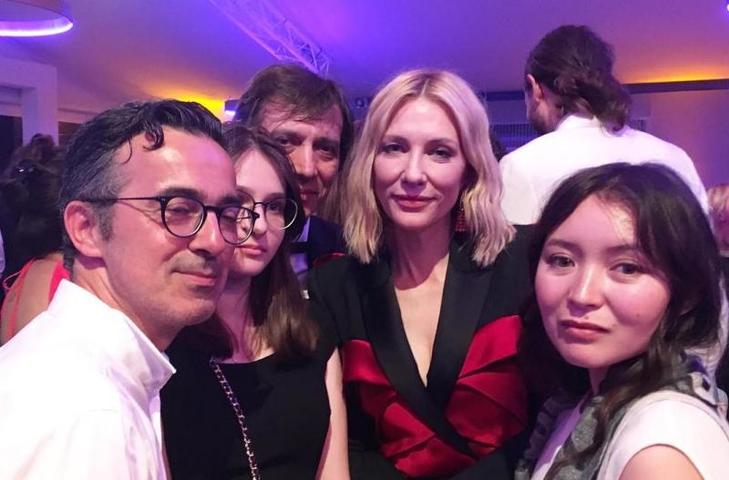 Игра Самал Еслямовой так потрясла председателя жюри Кейт Бланшетт, что после показа она подошла и обняла актрису