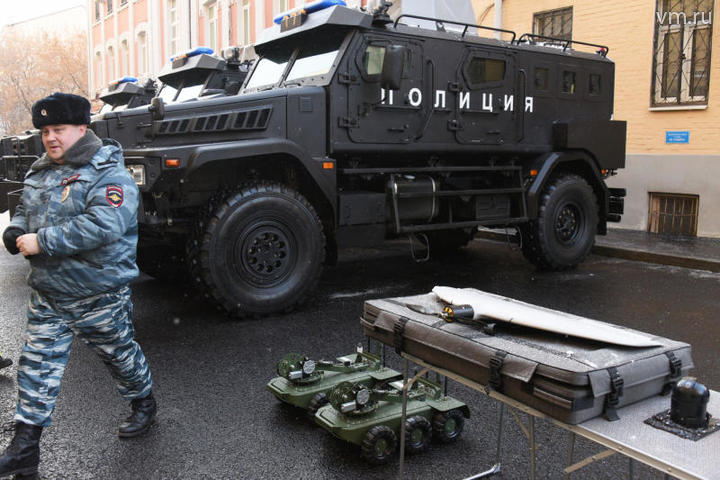 Мэр Москвы Сергей Собянин 24 января передал столичной полиции 16 мобильных криминалистических лабораторий