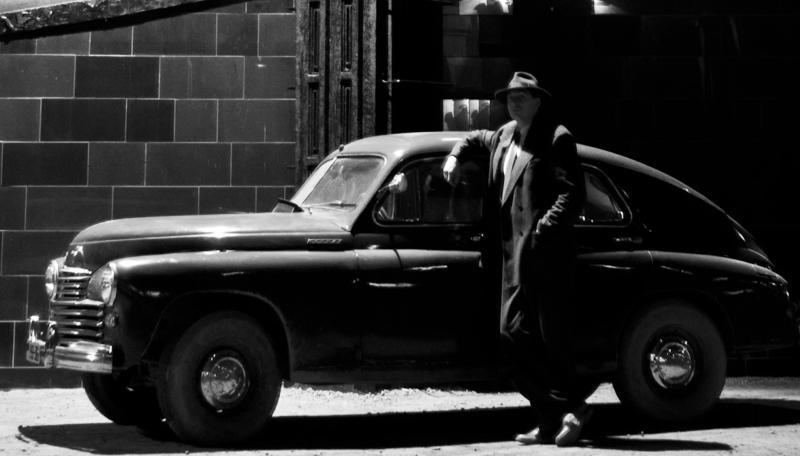 Показать такой проект в рамках обычного кинотеатра или на фестивале, естественно, было невозможно