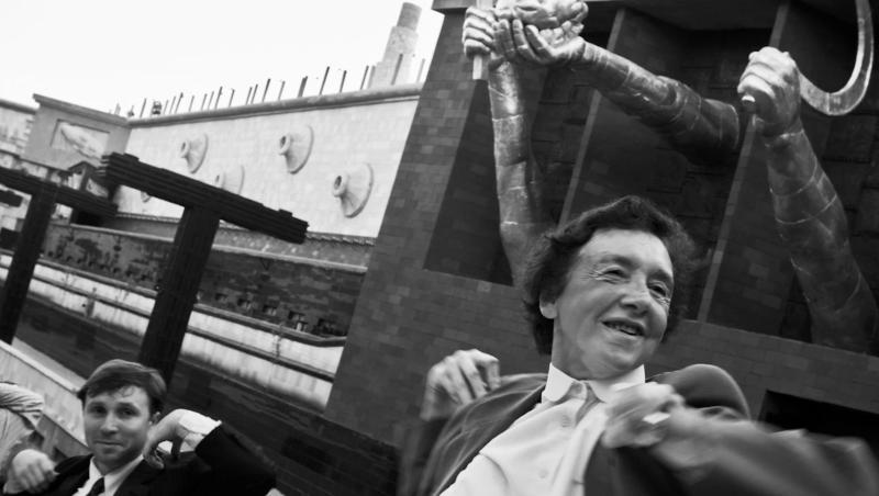 Чтобы попасть в мир «Дау», необходимо получить специальную визу