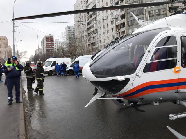 На месте находятся экстренные службы