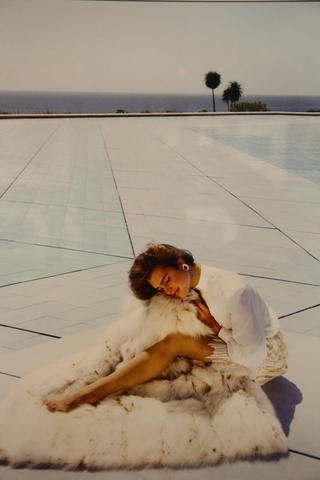 Фотографии Жана-Даниэлья Лорье. Модель Брук Шилдс на фото для рекламной кампании платьев Пьера Кардена