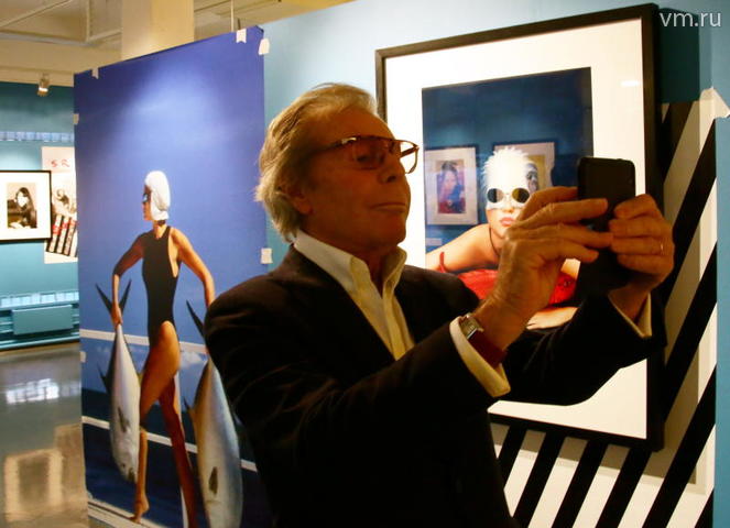 Фотограф Жан-Даниэль Лоре на открытии своей выставки «Парижские каникулы» в Центре фотографии Братьев Люмьер