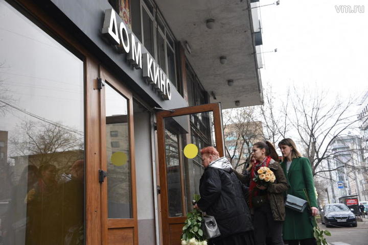 В последний путь известного по всей России артиста провожают в стенах Дома кино
