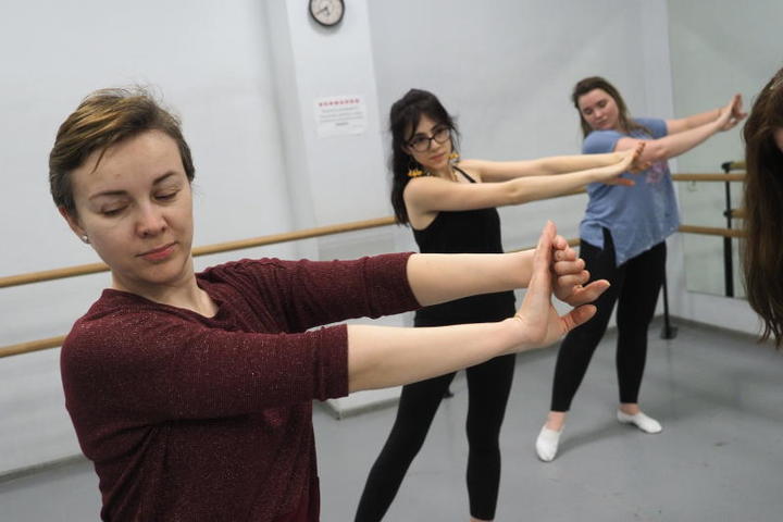  Чтобы научиться танцевать как в Болливуде, ехать в Индию не обязательно