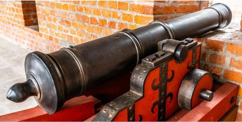 Посетителей будут сопровождать звуки стреляющего оружия