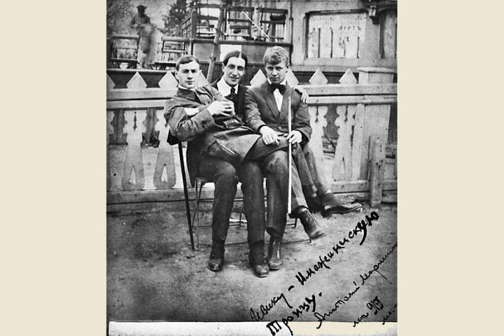 Александр Кусиков, Анатолий Мариенгоф, Сергей Есенин. Москва, лето 1919 года