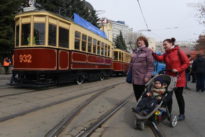  Колонна трамваев двинулась от депо имени Апакова на Шаболовке