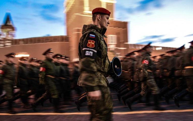 В столице 4 мая прошла вторая ночная репетиция парада Победы / Фото: Пелагия Замятина,«Вечерняя Москва»