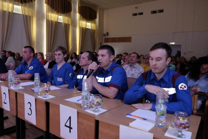 Десять фельдшеров, которые набрали наибольшее количество баллов, продемонстрировали мастерство навыков оказания первой медицинской помощи