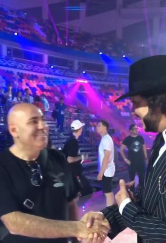 Филипп Киркоров и Иосиф Пригожин пожали руки в знак примирения