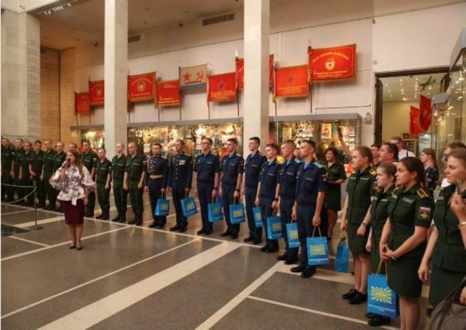 На этапе предварительного отбора в конкурсные комиссии объединений, соединений и воинских частей ВКС было представлено 1399 работ