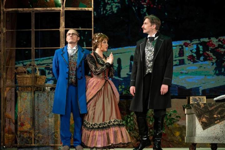 Сцена из спектакля «Бесприданница»