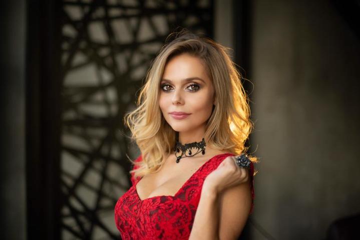 С детства я мечтала стать певицей. Папа и мама прислушались ко мне, вспоминает Ксения Новикова