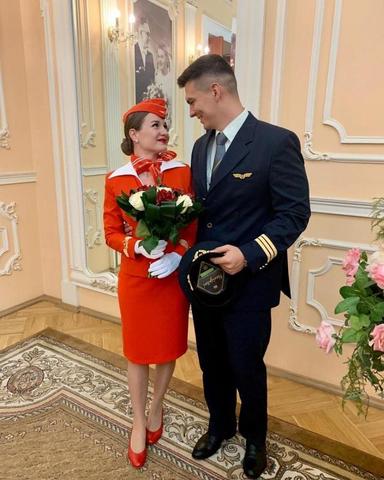 Дворец бракосочетания молодожены выбрали неслучайно. Здесь регистрировали браки Юрий Гагарин, Валентина Терешкова