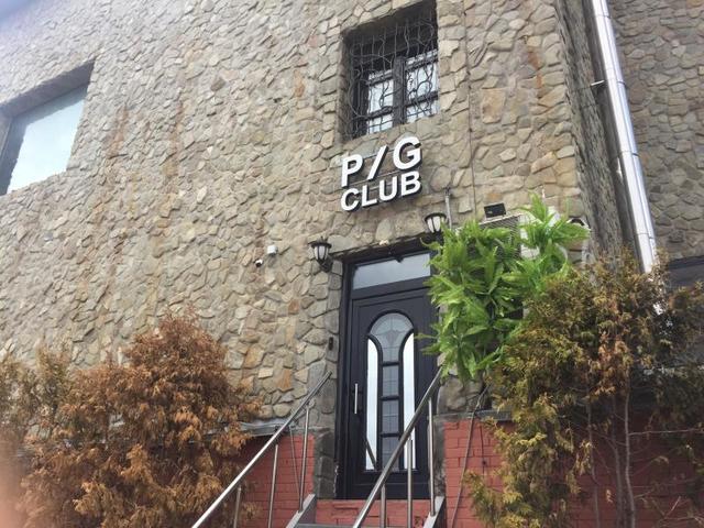 Услугами местных путан, по словам горожан, часто пользуются представители политической элиты и граждане с широким кошельком