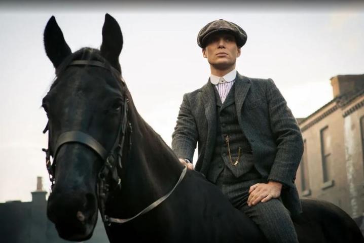 Действие фильма развивается в начале XX века, но он современно аранжирован