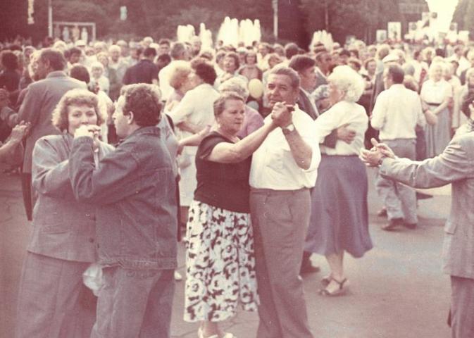 БЫЛО В конце 1960-х годов танцевальные площадки «Сокольников» тоже не пустовали