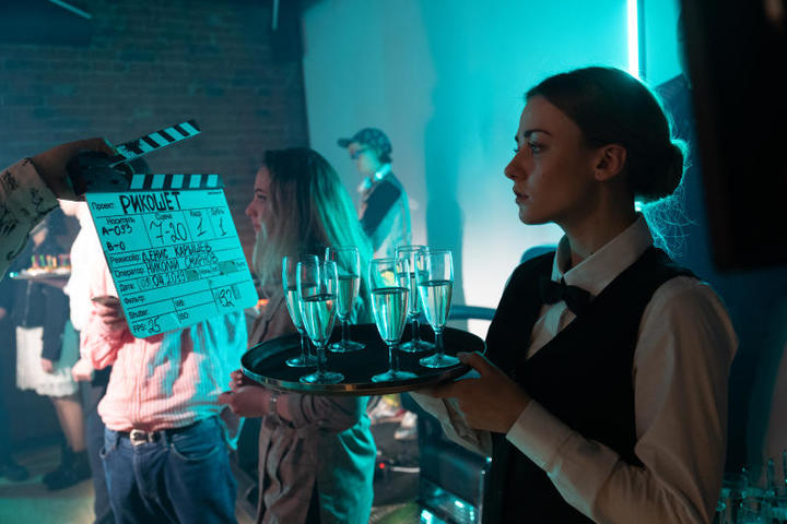 В сериале «Рикошет» Ингрид Олеринская сыграла Оксану, помощницу потерявшей зрение бывшей возлюбленной главного героя